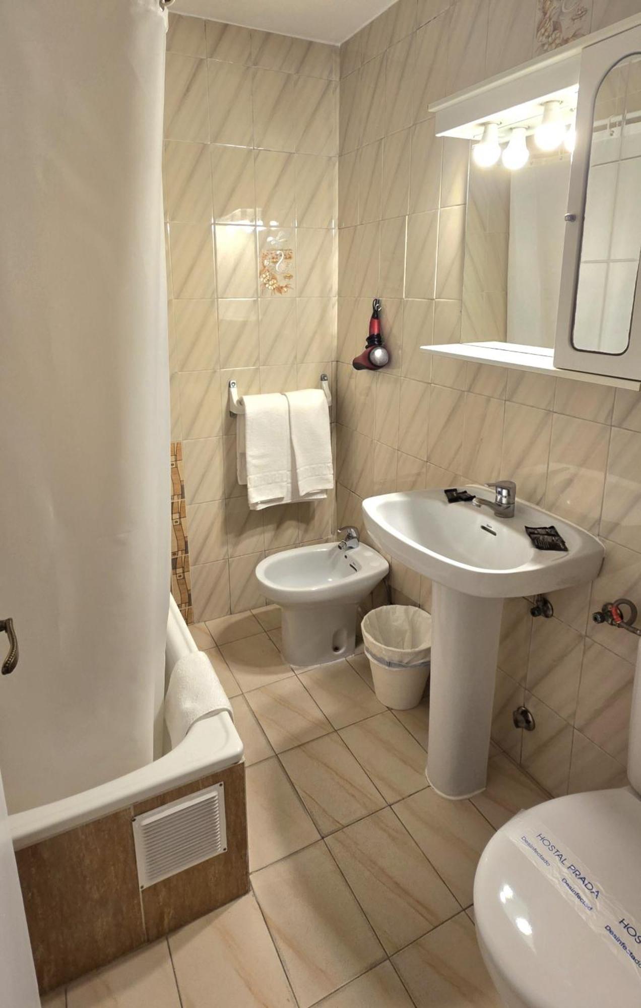 Hostal Prada Мадрид Экстерьер фото