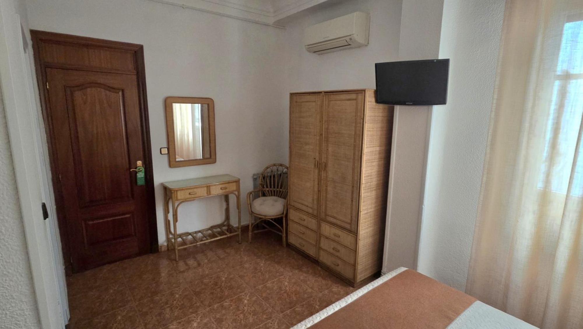 Hostal Prada Мадрид Экстерьер фото